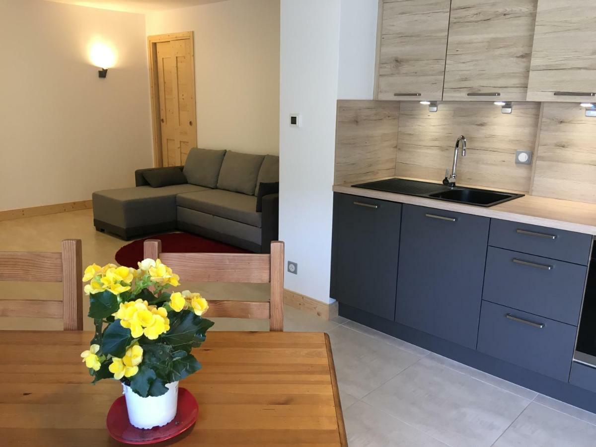 Appartement Bozel Eksteriør bilde