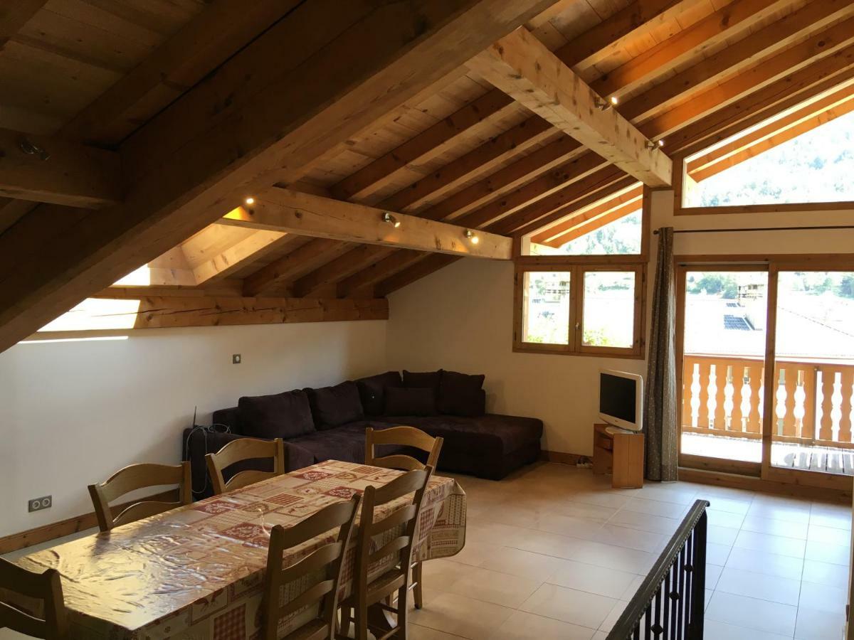 Appartement Bozel Eksteriør bilde