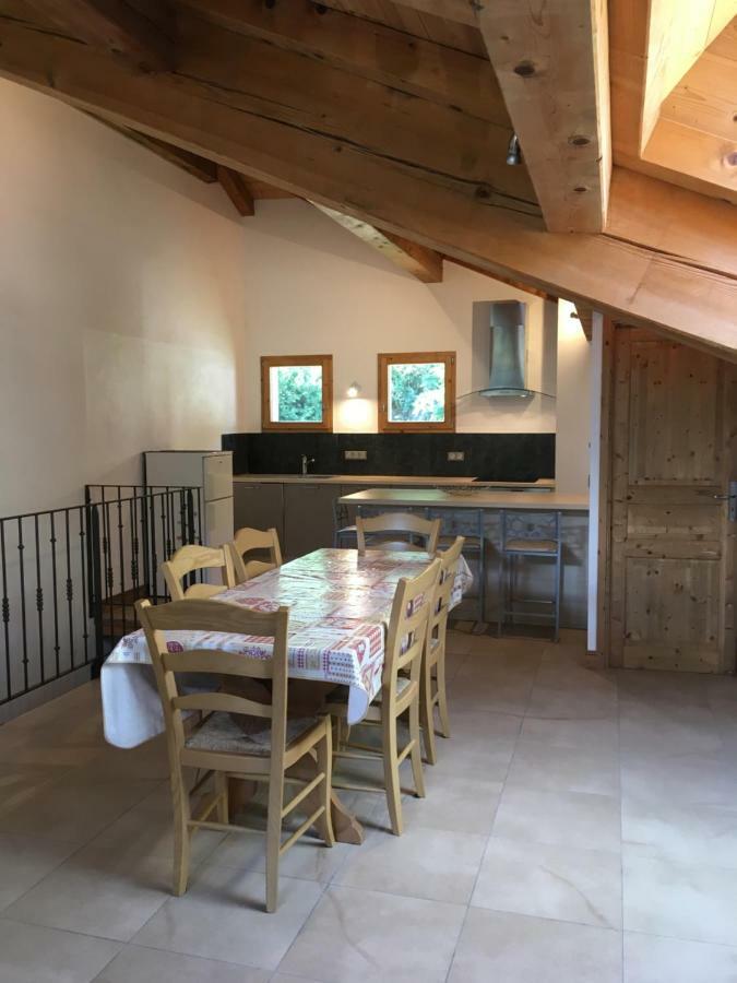Appartement Bozel Eksteriør bilde